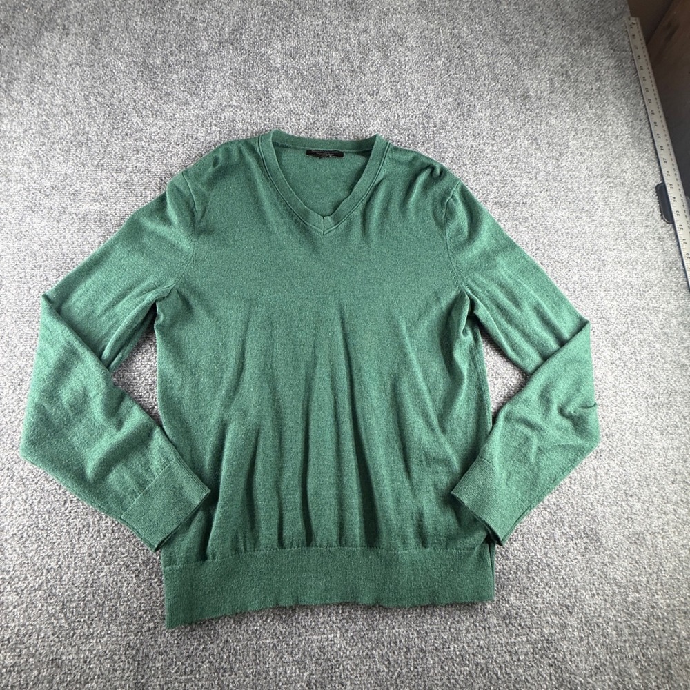 Banana Republic Mens Premium Luxe Yarn V-Neck Sweater Green Small 1197